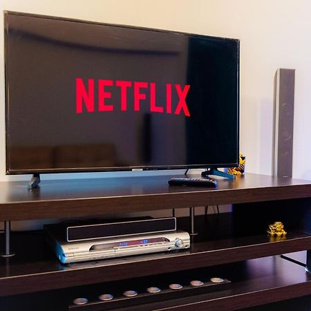 Comfy Apartment With Private Parking And Netflix Bucureşti Eksteriør bilde