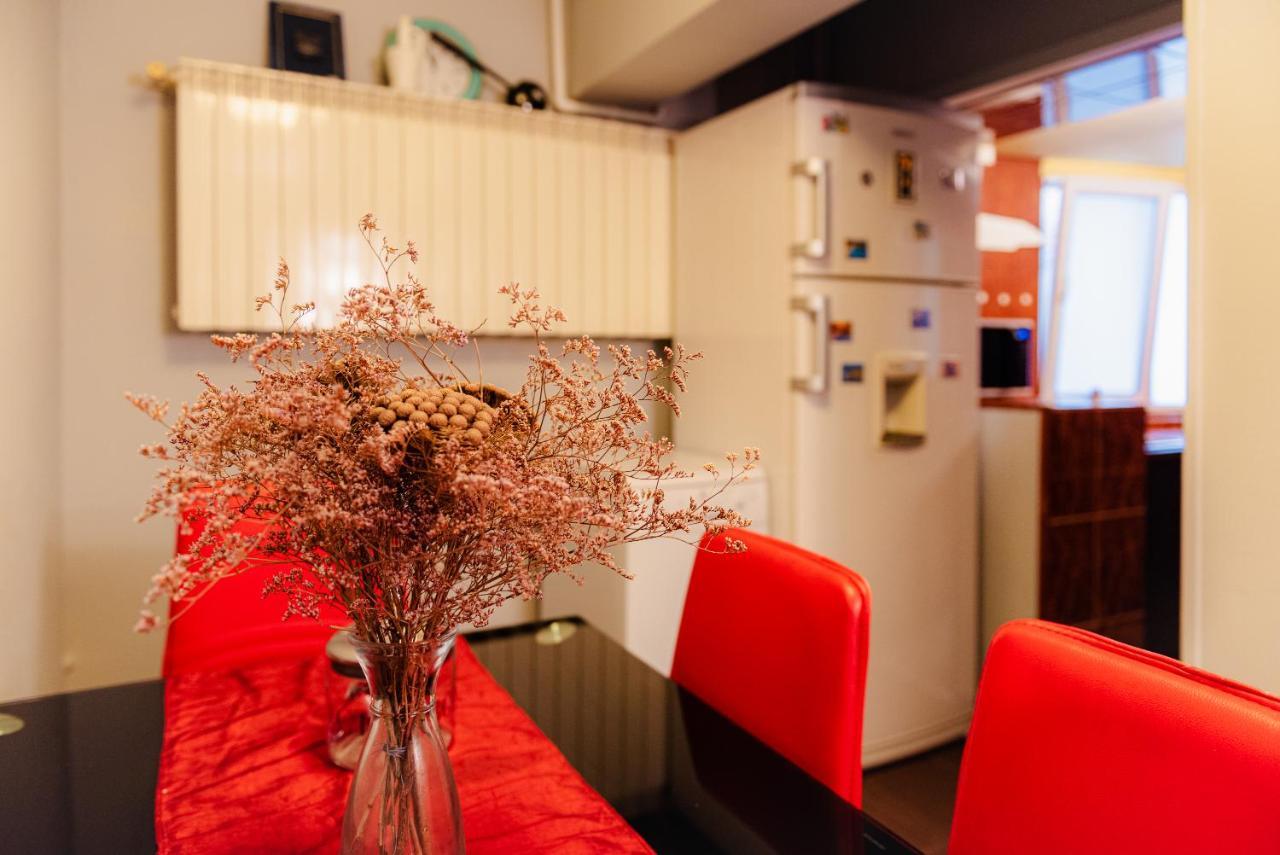 Comfy Apartment With Private Parking And Netflix Bucureşti Eksteriør bilde