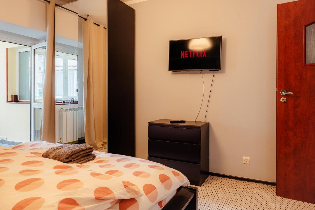 Comfy Apartment With Private Parking And Netflix Bucureşti Eksteriør bilde