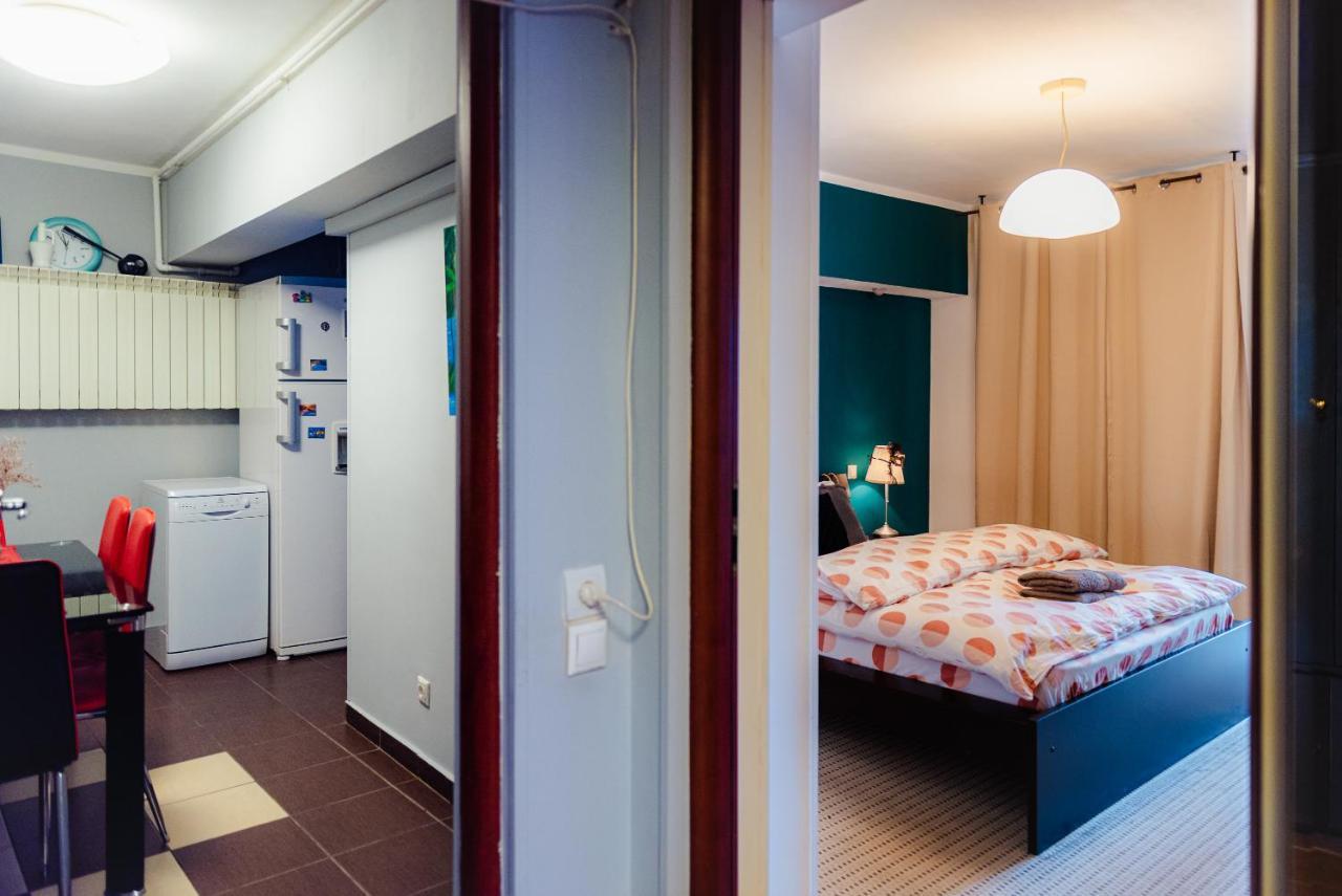 Comfy Apartment With Private Parking And Netflix Bucureşti Eksteriør bilde
